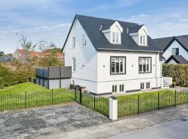 Lejlighed med egen indgang, hotel v destinaci Hjorring
