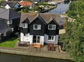 Bure Banks in the heart of Wroxham
