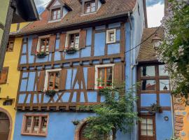 La Maison Bleue - Historic House in the Heart of Riquewihr, hotel v destinaci Riquewihr