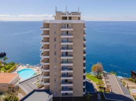 Duas Torres Hotel, hotel in Funchal