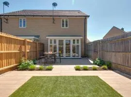Stylish luxury on edge of Cambridge Free Parking Pass the Keys