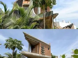 AR Lighthouse Bay Villa with Terrace Jacuzzi by Roscotel