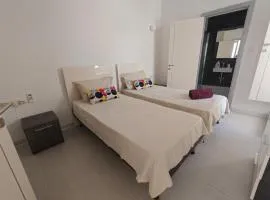 Ensuite Twin Room with Laundry in Pembroke