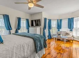 Charming 4BR Victorian Mystic Downtown
