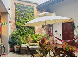 HOTEL CASA BRESSE, hotel i Cali