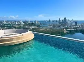 New Gem, 2B, 4 blocks from Center Amazing Views