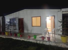 KRISHNA HIGHWAY INN Resort, luxusní stan v destinaci Jāmb