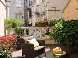 Apartments & Rooms Trogir Stars FREE PARKING, хотел в Трогир