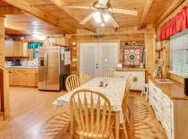 Cozy Tellico Plains Cabin with Large Mountain Creek!