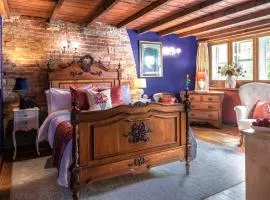 Hidden Gem 10mins walk to Holmfirth, Log Burner Easy Parking