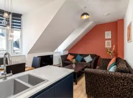 Remodelled Luxury 3 Bed Apartment
