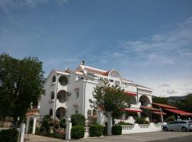 Guest house Garfild 2, hotel v destinaci Novi Vinodolski