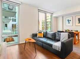 Comfy Clarendon Apt - Steps from Metro