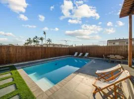 Family Pool House with games