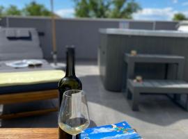 Studio apartment Dalmatia, hotell i Nin