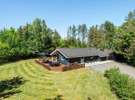 Stunning Home In Oksbøl With Sauna, hotel v destinaci Oksbøl