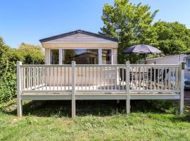 Caravan 941, hotel in Clacton-on-Sea