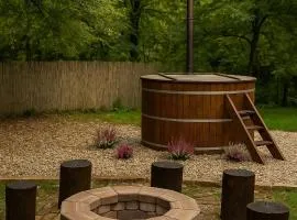 Privát Szálláshely Dézsafürdővel-Kata Cottage
