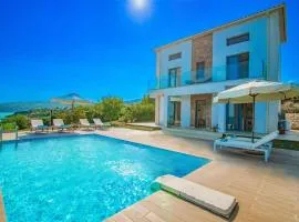 Villa Dejavu Vrahos by Villa Plus