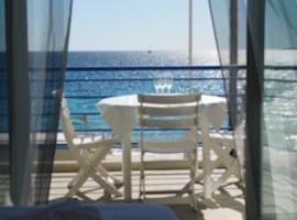 La caravelle, Hotel in Juan-les-Pins