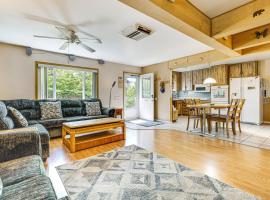 Near Family-Friendly Attractions Northglenn Home!, Hotel in Northglenn