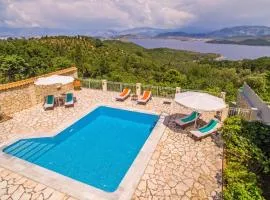 Villa Petrosa by Villa Plus