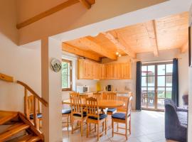 Holiday home in the Giant Mountains, Pets included, hotel in Rudník