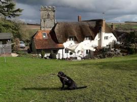 Chocolate Box Retreat, hotel di Tarrant Hinton