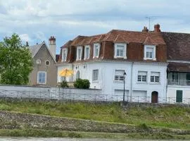 Maison de charme au bord du Cher, proche de Beauval et des Châteaux de la Loire