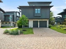 Peaceful Lake Travis Getaway - 3BR Firepit BBQ
