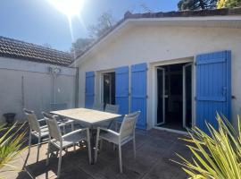 Maison volets bleus - jusqu'à 9 personnes - 3 chambres - Arcachon Centre，位于阿卡雄的酒店
