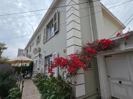 Hostal Casona Quintamar 2, hotel v destinaci Viña del Mar