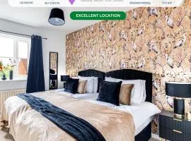 Stylish House - Excellent Location - Driveway Parking, Self-Check-In, TVs in Bedrooms and Fast Wifi by Yoko Property