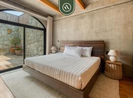 Luxury 2 BR Condo in Downtown - AC - Peaceful, hotel in Oaxaca