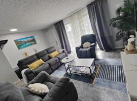 Elegant upper unit bungalow - 10 mn from downtown, bungalow en Calgary