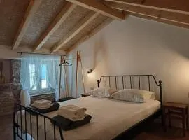 Apartments and rooms with parking space Komiza, Vis - 24523