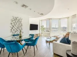 Waterfront 2BR Duplex Stunning Marina Views