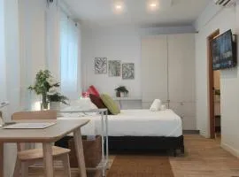 New! Cozy Cool Studio Near Beach!