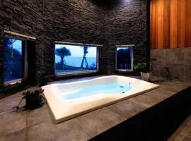 Monterey House by SANA