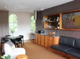 Le Salon Luxury City Apartment with Free Parking
