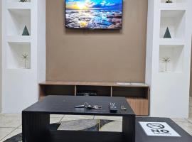 The Layover - 6 Mins from the Airport, Equipped for Long Stays, hotel with parking in Piarco