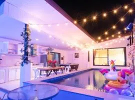 Hunter Hide Pool Villa