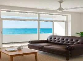 Oceanview Oasis - 2BR Beachfront Condo, Uroa Zanzibar