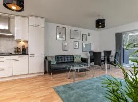 Queens Crescent - Stylish retreat and Tranquil