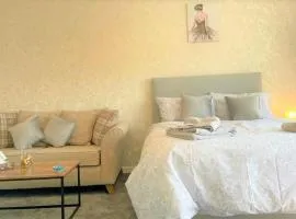 Cosy, Stunning Studio, NEC - BHX