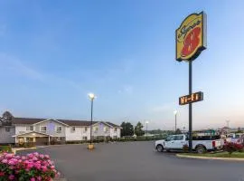 Super 8 by Wyndham South Boston VA