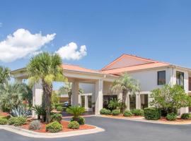 Days Inn & Suites by Wyndham Navarre - near Beaches Hurlburt, hotel v destinaci Navarre