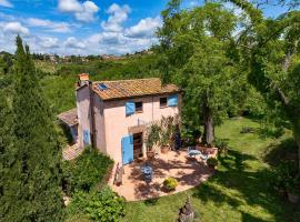 Appartamento con patio privato e giardino tra Pisa e Firenze, hotel v destinaci Palaia