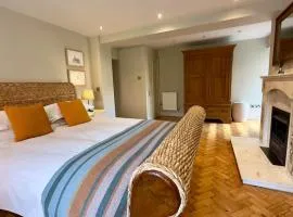 Salisbury Garden Apartment 3 beds 2 baths