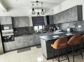 Ocean Breeze Apartment